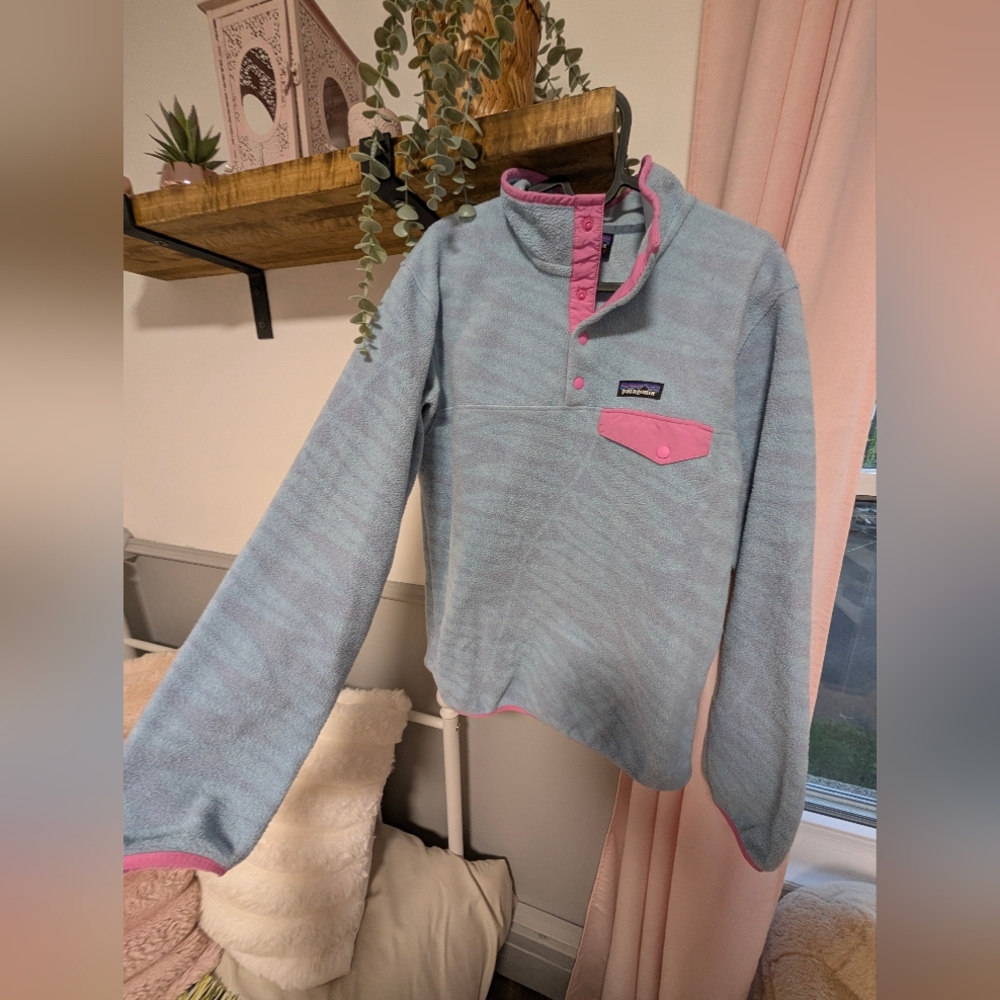 Patagonia Synchilla Light Blue and Pink Fleece